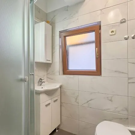 In With Swimming Pool בית נופש פולה